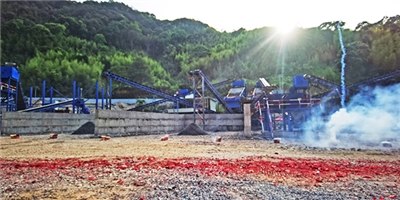 熱烈祝賀福建育華新建政永高速德化段配套碎石·機(jī)制砂加工廠順利竣工投產(chǎn)！